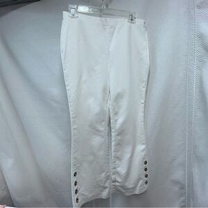 Crosby White Capris with Button Detail‎